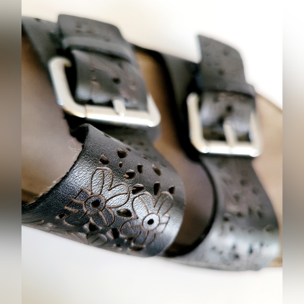 Earth Sand Antigua Women's Perforated Genuine Leather Slide Sandals Black US 9.5 - Picture 9 of 16
